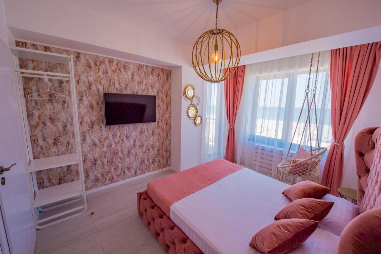 Summerland Luxury Velvet Front Sea View Apartment Mamaia Exterior photo