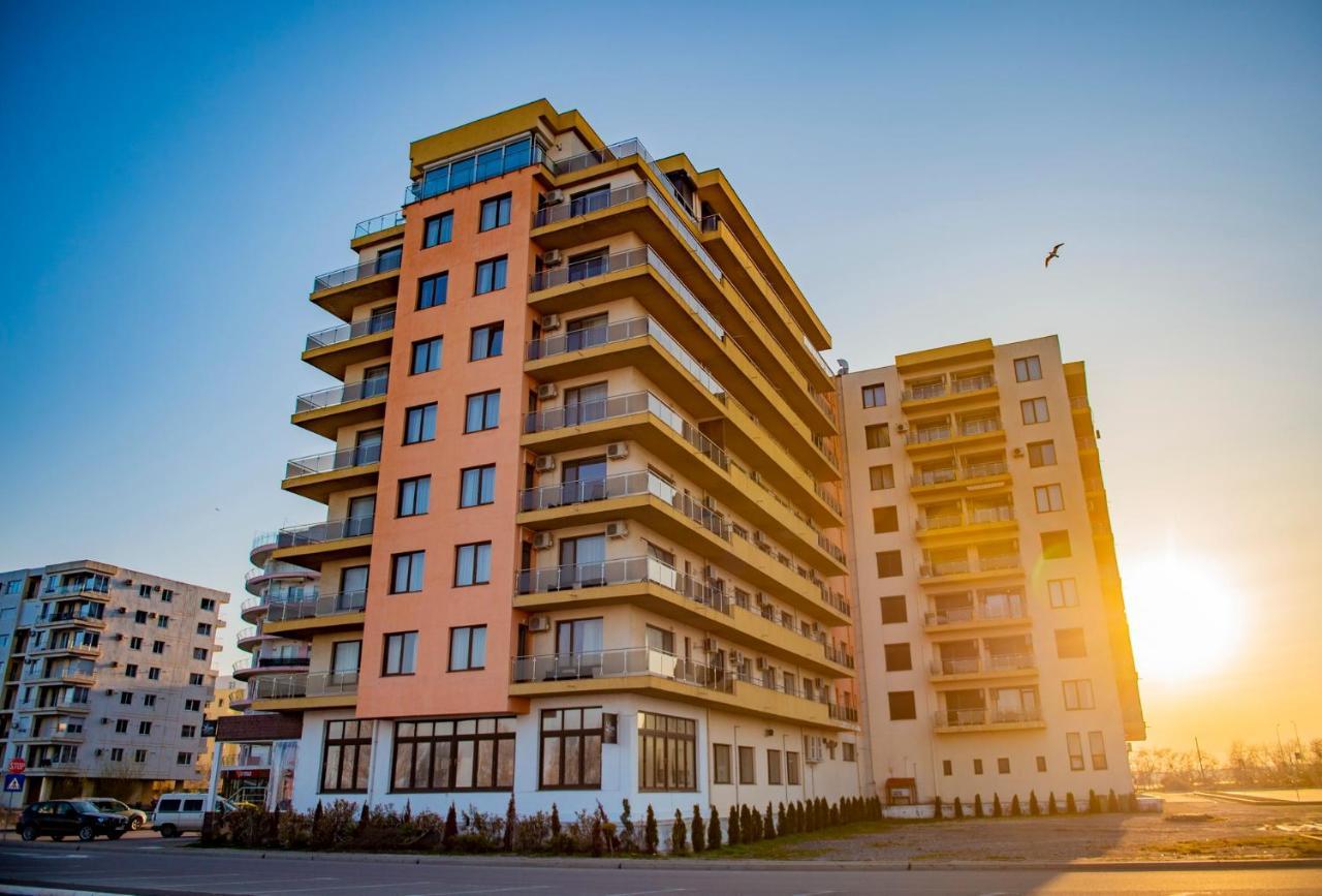 Summerland Luxury Velvet Front Sea View Apartment Mamaia Exterior photo
