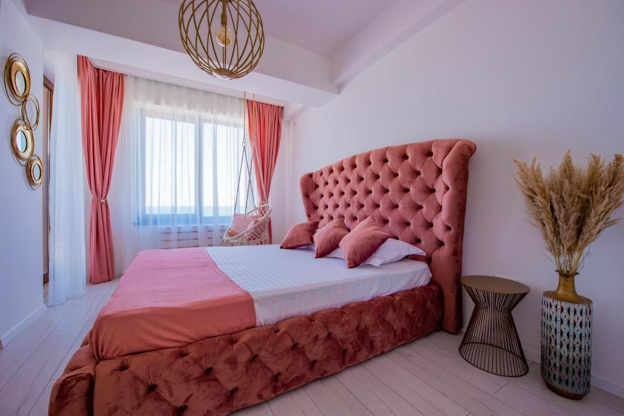 Summerland Luxury Velvet Front Sea View Apartment Mamaia Exterior photo
