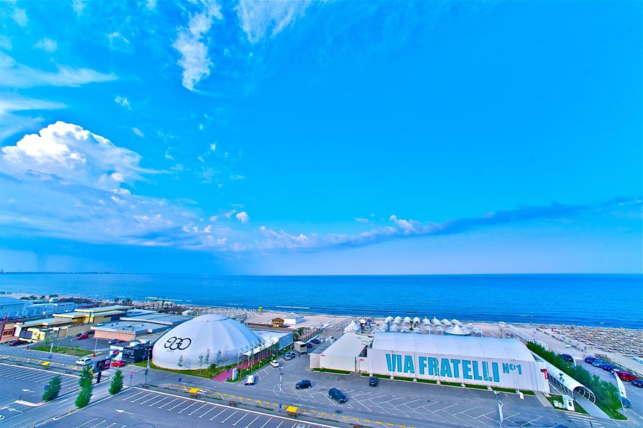 Summerland Luxury Velvet Front Sea View Apartment Mamaia Exterior photo